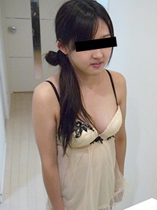 小林りおん 小林りおん 23歳 ピザの宅配でドアを開けたら下着姿の娘が誘惑してきた!を再現しました