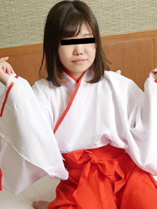 倉科里衣 現役巫女さんなのに処女じゃなかったので罰として中出ししてやりました 倉科里衣