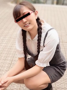 反町智美 お尻の開発にも興味津々な赤メガネ娘 反町智美