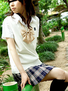 まい 制服ノーパン娘とお風呂でエッチ