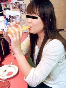 宮崎アンナ 23歳 居酒屋ナンパ 〜酔ったら甘えるサイコーむすめ〜
