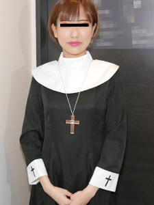篠宮あおい(知念真紀) エッチなシスターは両手チンコクロスでおしゃぶり礼拝 知念真紀