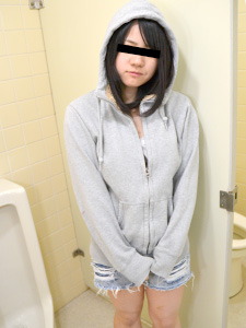 中山みき 22歳 即シャク公衆便所 〜さくっとフェラ抜きしてます〜