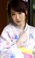 佐伯かのん(篠田涼花) お・も・て・な・し