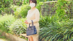 息子ほど年の離れた大学生を旦那の留守中に家に連れこんで不倫に明け暮れる肉食肉厚爆乳妻 陽子(43歳) EAGLE
